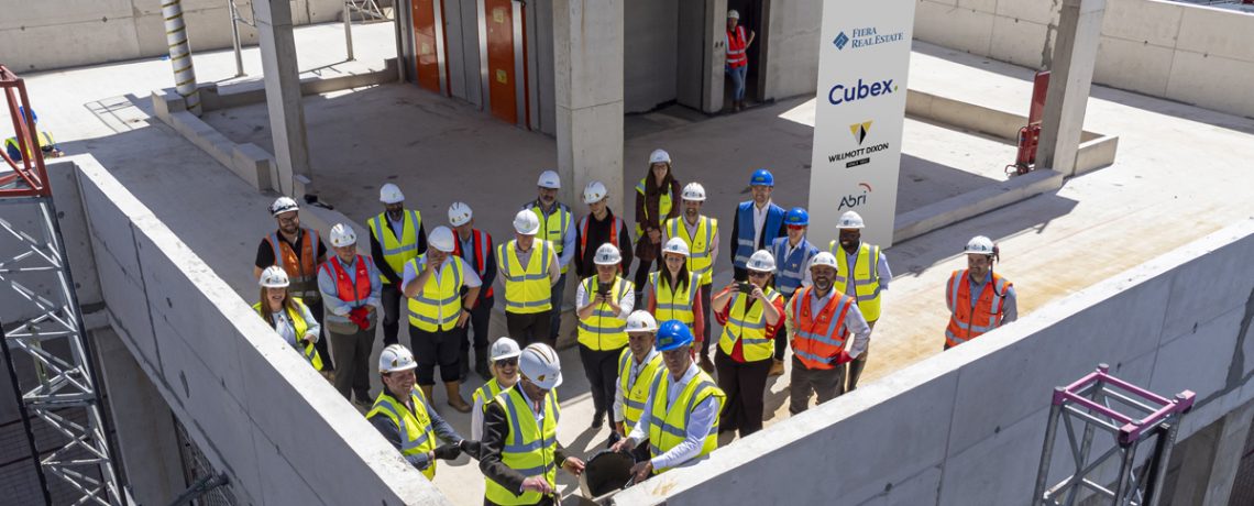 Finzels Reach topping out