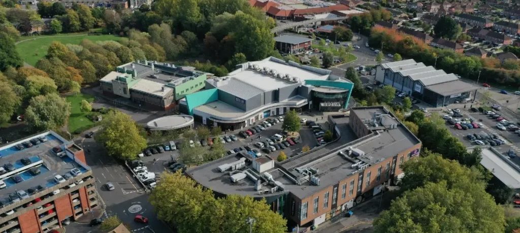 A leisure park in the centre of Trowbridge, which includes a hotel, cinema, and restaurants has been sold for £11.37 million.