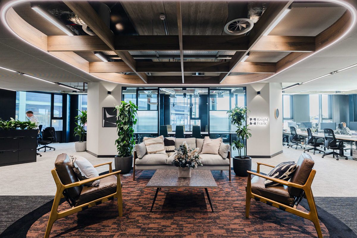 Global real estate agency Knight Frank has moved into a new modern office in the heart of Bristol’s business district which has been created by workplace design company Interaction.