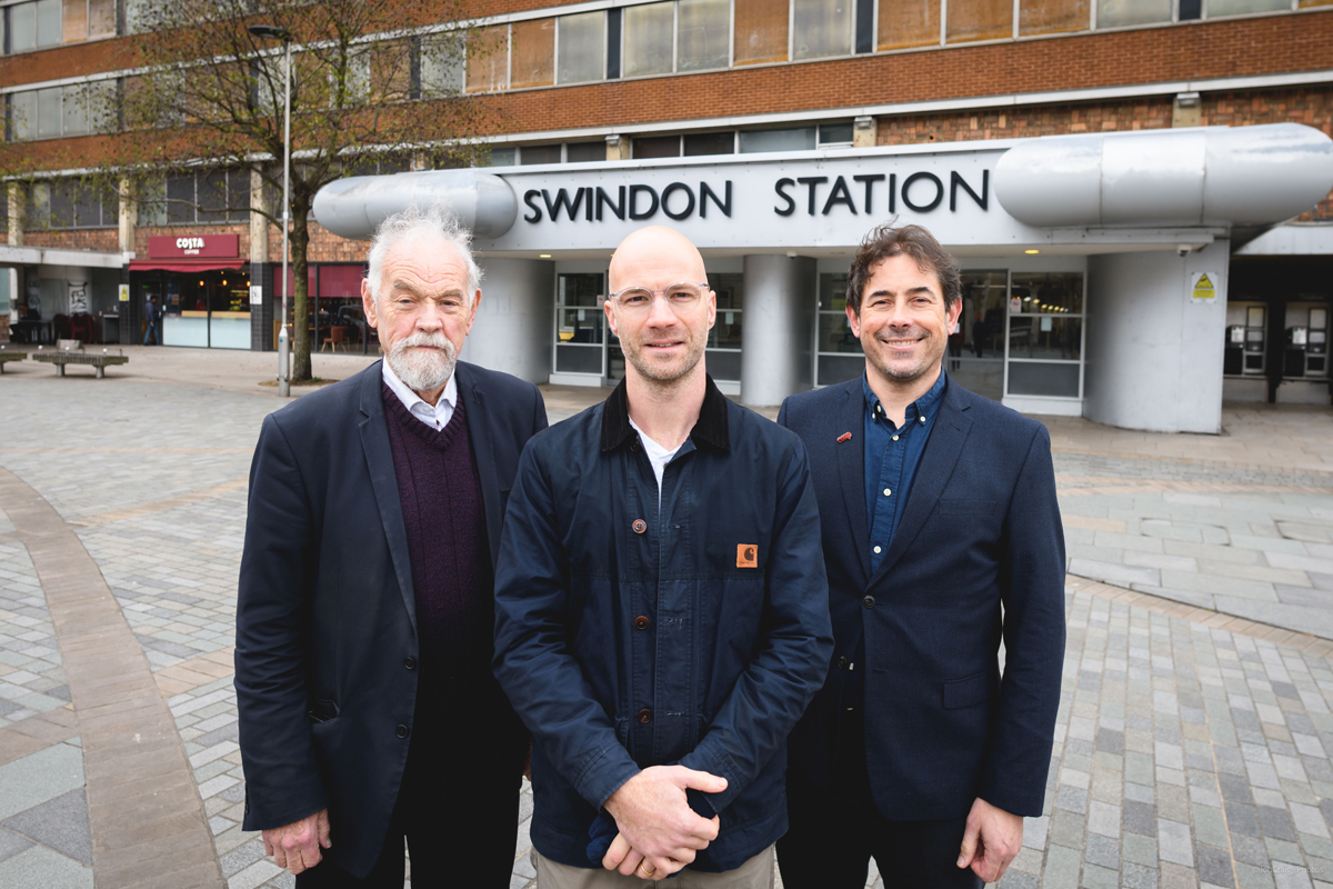 The UK's first co-operatively owned train operator, Go-op, launched a £2.6 million share offer in Swindon yesterday (Wednesday).