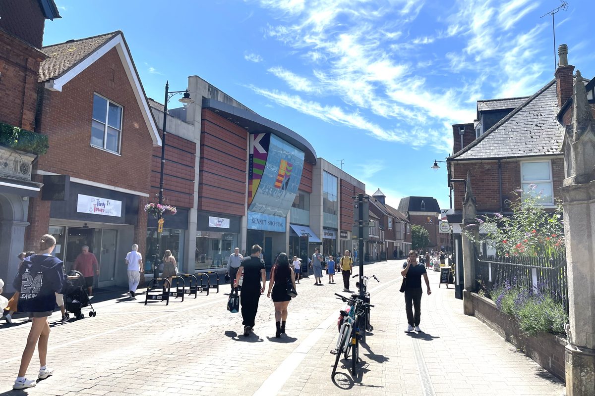 Plans to demolish Newbury's aging Kennet Shopping Centre and replace it with a mixed scheme of Build to Rent flats and commercial units have been thrown back at developers.