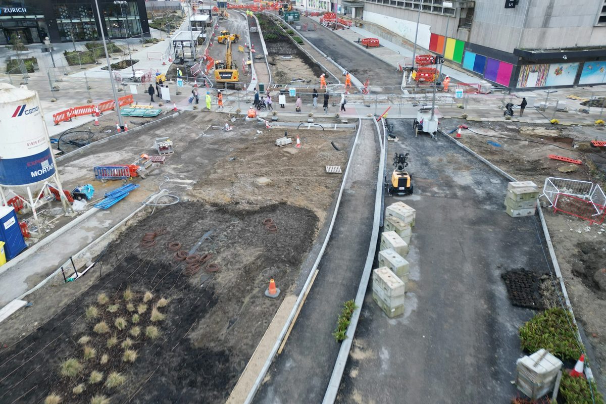 Two major property managers in Swindon's town centre have welcomed work to redevelop Fleming Way, which runs between the town centre and the railway station.