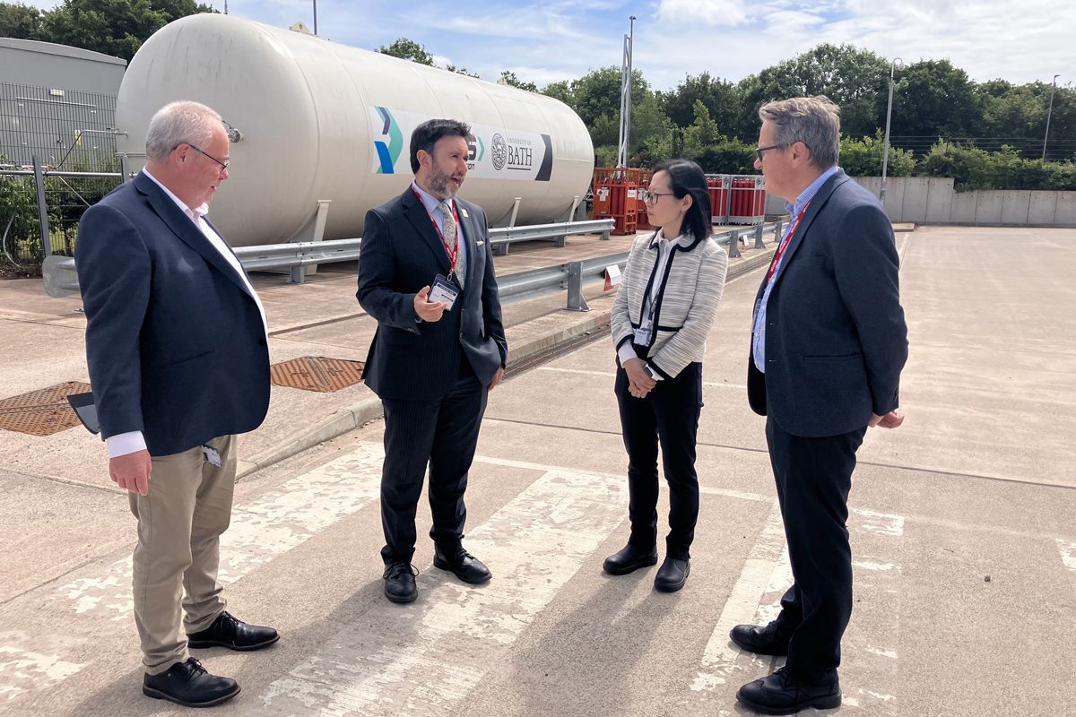 An MP who backs hydrogen as an alternative fuel for aviation has visited a West research centre, calling it ‘a true model of British innovation’.