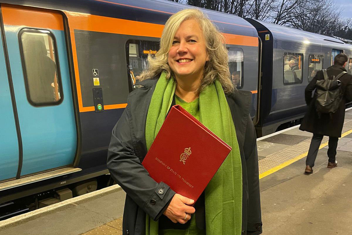 Great Western Railway will be brought back into public ownership in 2026, the government has announced.