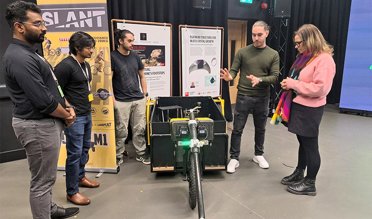 The mayor of the West of England has visited UWE Bristol’s Frenchay campus during its annual Green Week (November 3-7) to see the sustainability-driven research, innovation and skills initiatives that are helping to power the growth of the region’s green economy.