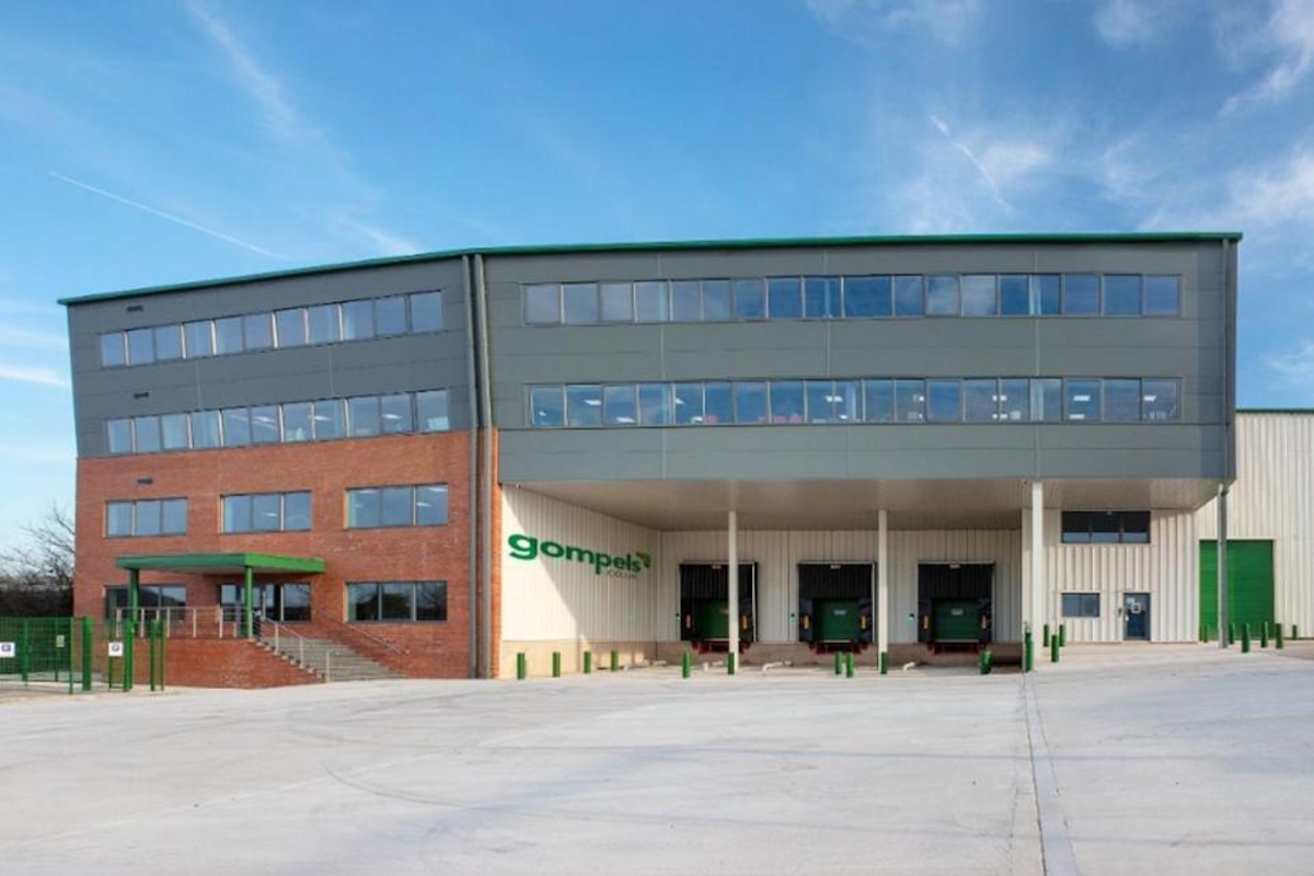 A major Wiltshire employer has won the final go-ahead for a massive new warehouse.