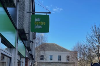 There are signs of returning confidence among employers, with organisations reporting an increase of 259 on payroll over the past month, according to analysis of the latest Office for National Statistics payroll data by the employment and pay app WageSight.