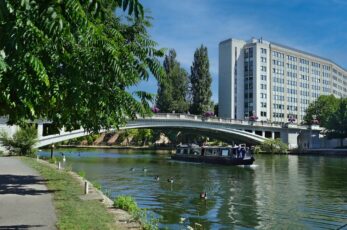 Privately-owned investment vehicle Topland Vintage Group has secured three lettings in quick succession at a landmark office building next to the River Thames in Reading.