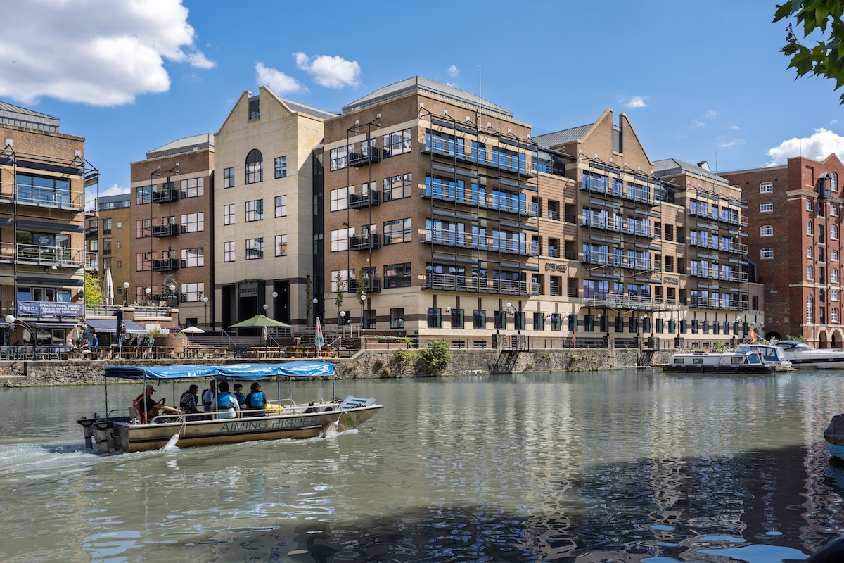Four major new occupiers have taken around 55,000 sq ft at EMBARQ Redcliff Quay, Skelton Group’s landmark speculative office refurbishment on Bristol’s waterfront, bringing the building’s total occupancy up to 85 per cent at practical completion.
