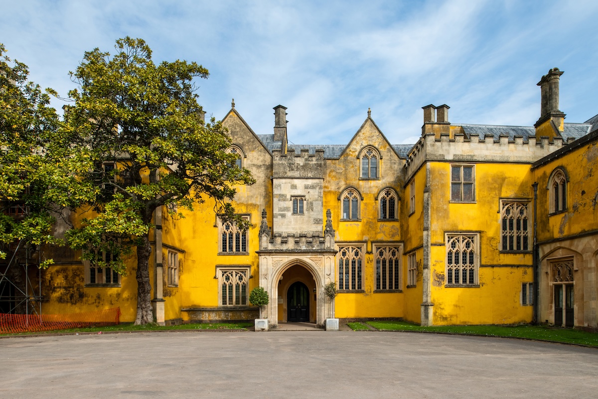 Bristol residents are being invited to help bring Ashton Court Mansion into community ownership through a new £500,000 share offer aimed at securing the future of the Grade I listed building.